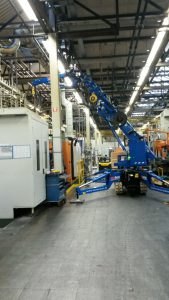 Inzet minihijskraan motorenfabriek Eindhoven