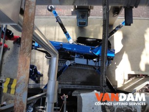Hoeflon C30e Van Dam Compact Lifting Services